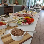 Отель Pohorje Village Wellbeing - Wellness & Bolfenk 4*