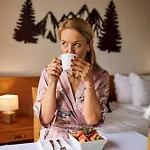 Отель Pohorje Village Wellbeing - Wellness & Bolfenk 4*