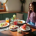 Pohorje Village Wellbeing - Wellness & Bolfenk ホテル ホコ・ポホリェ