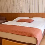 Pohorje Village Wellbeing - Wellness & Bolfenk ホテル